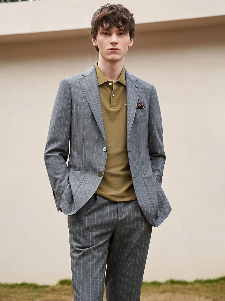 Eleganter Herrenanzug aus 67% Wolle: Grauer Nadelstreifen, Einreiher, Business & Hochzeit, Slim Fit