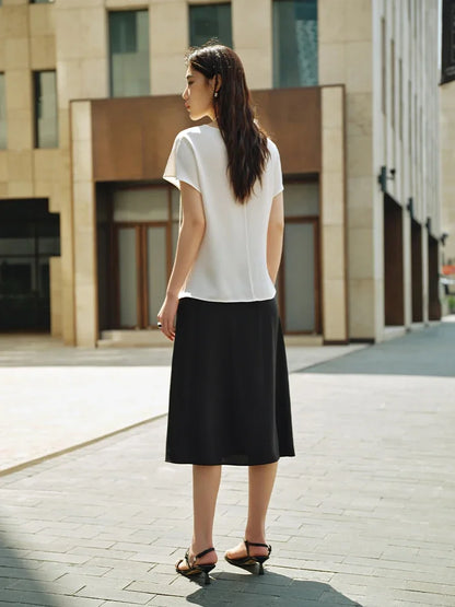 Minimalistisches Damen-T-Shirt mit elastischem Design und kurzen Ärmeln – ideal für den Sommer und vielseitig kombinierbar