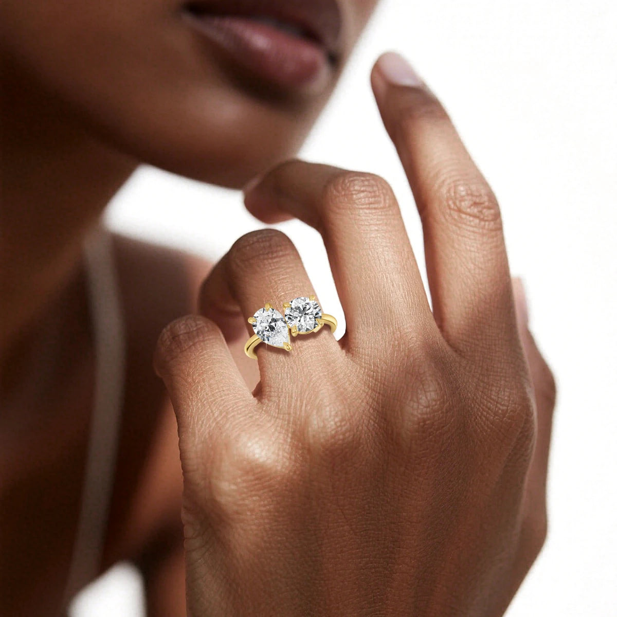 Damen-Verlobungsring mit zwei Moissanit-Steinen aus Silber 925 und 18K-Goldplattierung