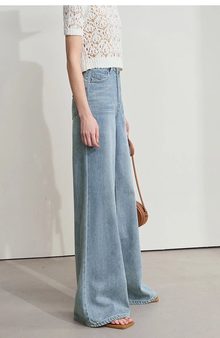 Damen Jeans im minimalistischen Stil mit weitem Bein und niedriger Taille