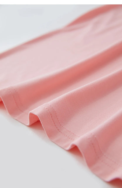 Damen T-Shirt im minimalistischen Casual-Stil mit V-Ausschnitt und kurzen Ärmeln