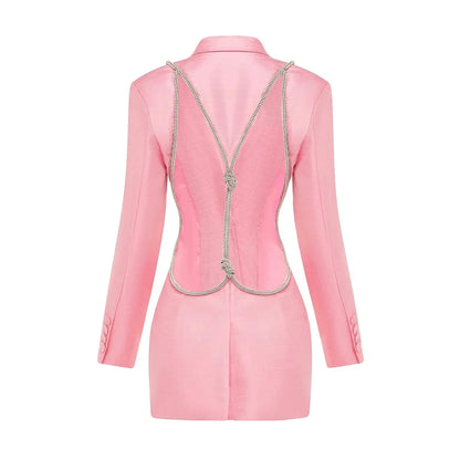Elegantes ärmelloses Minikleid mit Rundhalsausschnitt und Patchwork-Schal für Damen – figurbetontes Design.