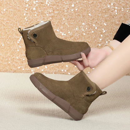Braune Kurzstiefel mit Schnürband und Knopf-Detail am Schaft, warm gefüttert