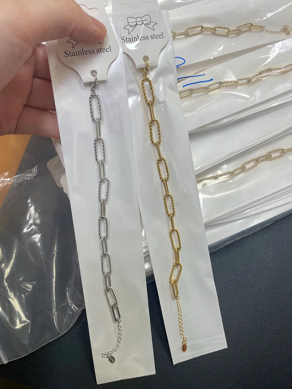 Damen-Armband Büroklammer aus Titanstahl