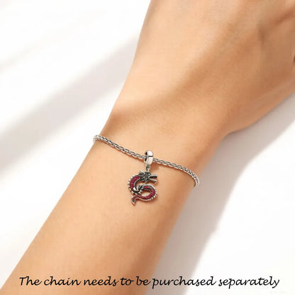 Drachenring-Anhänger aus 925-Sterlingsilber am silbernen Gliederarmband
