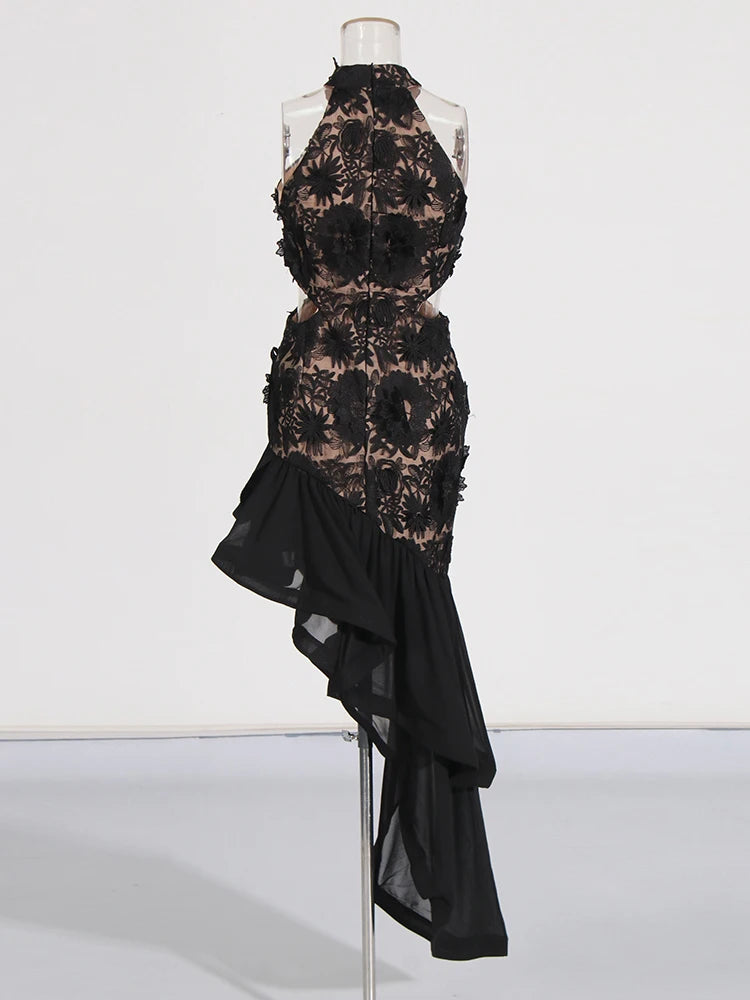 Elegantes Damenkleid mit Rundhalsausschnitt und langen Ärmeln – figurbetontes Design mit transparenten Patchwork-Details