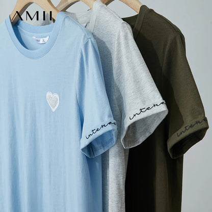 Damen T-Shirt im minimalistischen Stil mit bestickten Liebesperlen für den Sommer
