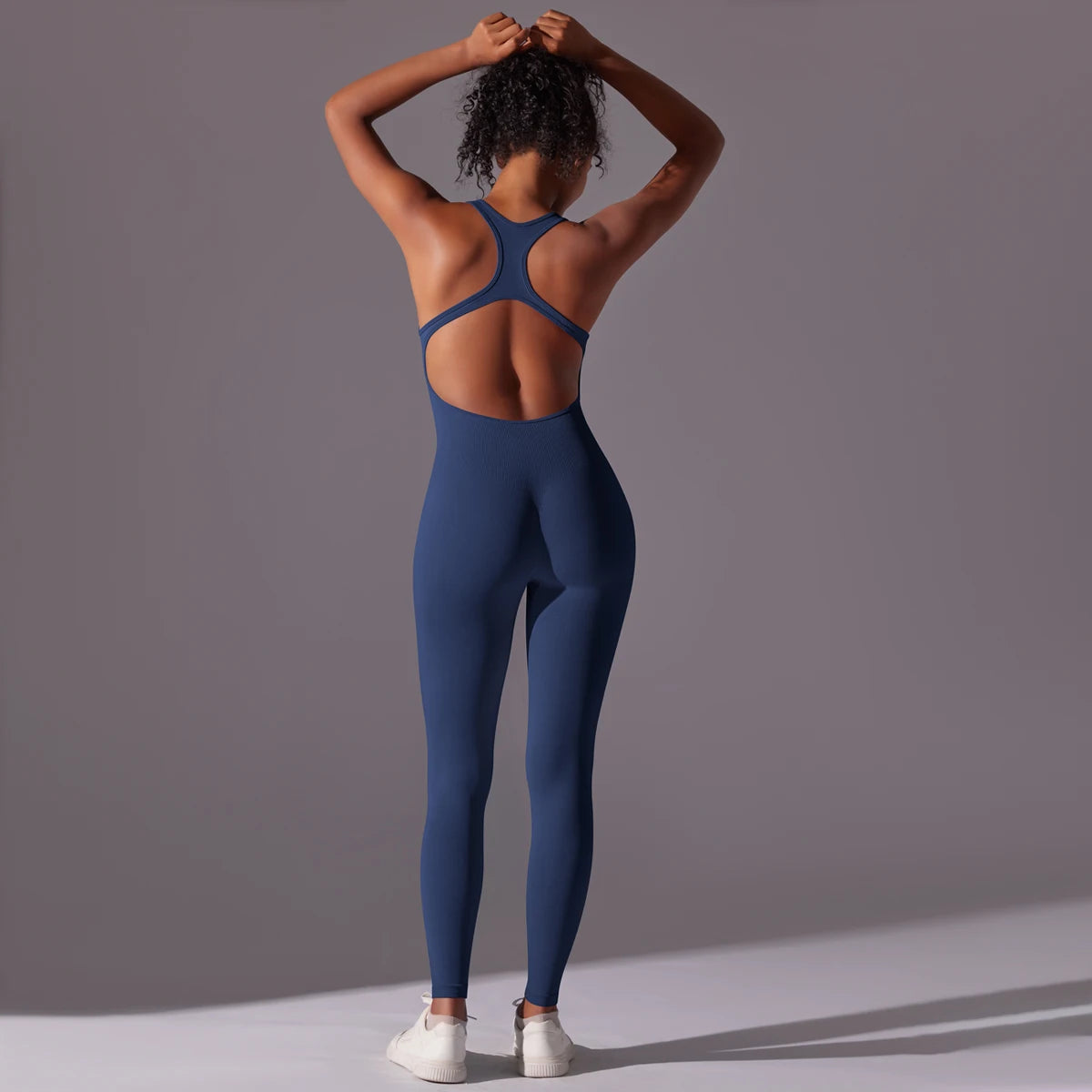 Nahtloser Yoga-Bodysuit, dunkelblau, rückenfrei, Rücken-Cutout mit Trägerkreuz