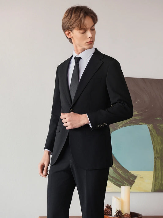 Herrenanzug aus 100% Wolle in tiefem Blau, doppelt geknöpft – ideal für Hochzeit, Dinnerparty oder den täglichen eleganten Auftritt.