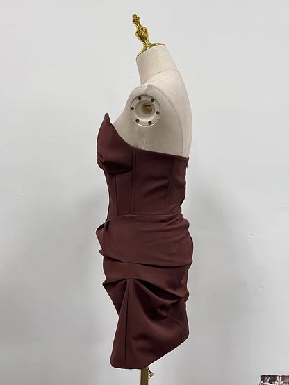 Elegantes Damenkleid mit Rundhalsausschnitt, kurzen Ärmeln und Patchwork-Design mit Quasten und Falten.
