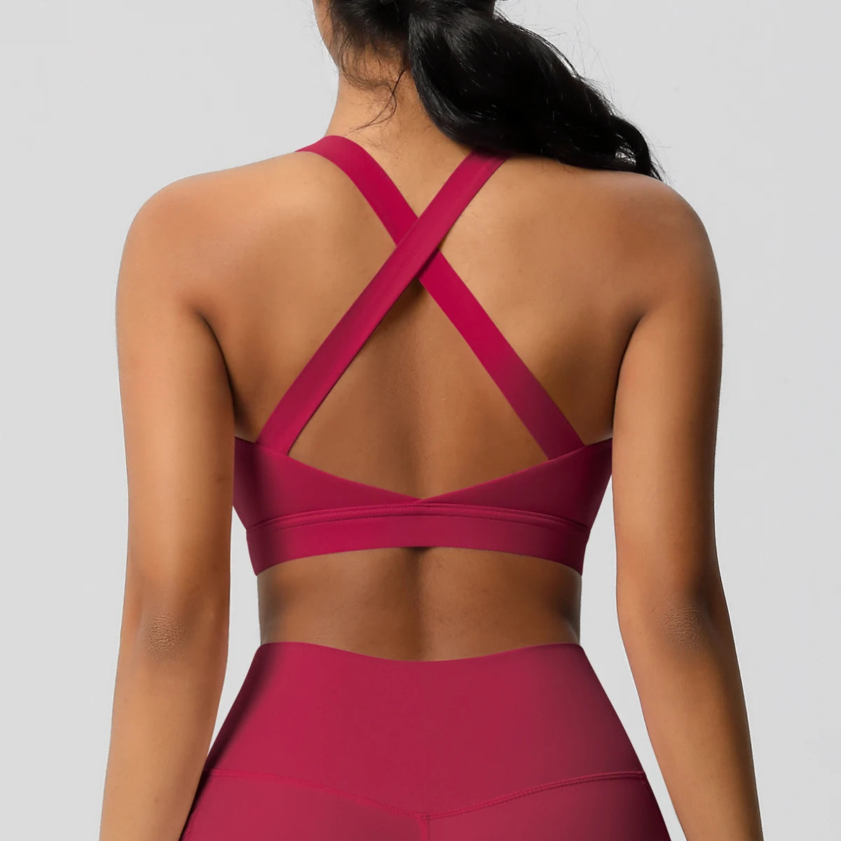 Sport-Crop-Top nackenfrei, weinrot, offene Rückpartie mit X-Trägern
