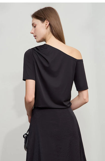 Damen T-Shirt im minimalistischen Stil mit klassischer Slim Fit Passform