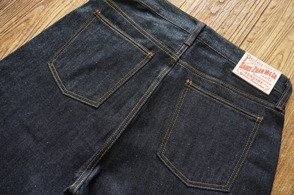 Herren Jeans aus Sommer Selvedge Denim mit lockerer Passform und hohem Bund