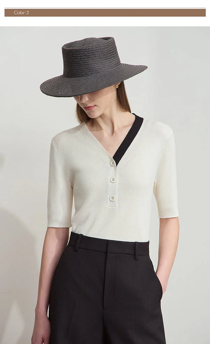 Beiger Strickpullover mit V-Ausschnitt, Knopfleiste und halbem Ärmel