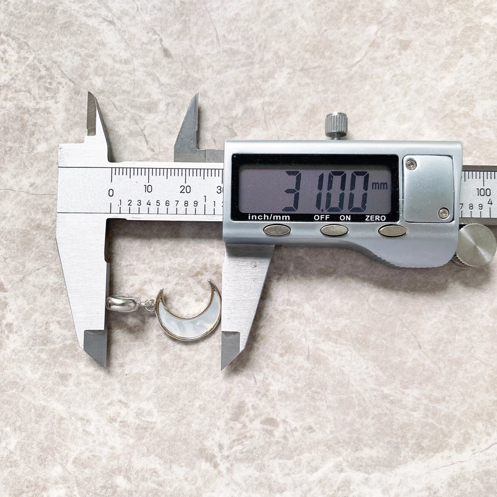 Damen-Charm-Anhaenger Mondmuschel suess aus Sterlingsilber