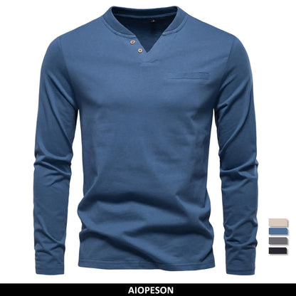 Herren-Langarmshirt mit V-Ausschnitt, dunkelblau, Knopfleiste und Brusttasche