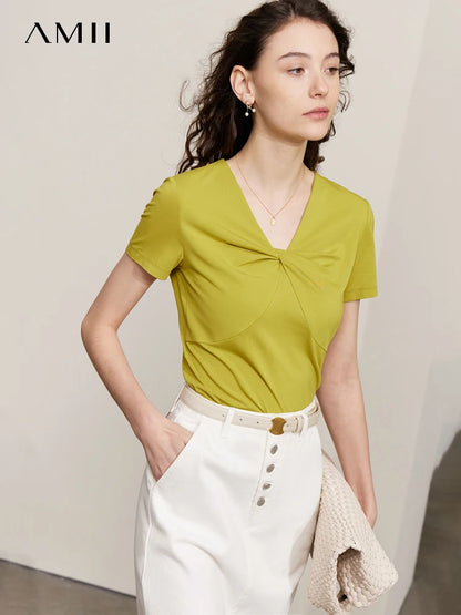 Damen T-Shirt im Minimalismus-Stil mit V-Ausschnitt und dünnem Design