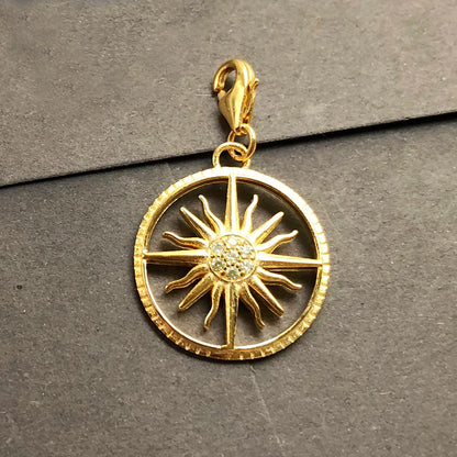 Damen-Charm-Anhänger goldene Sonne Vintage Club elegant aus Sterlingsilber