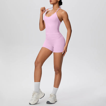 Rosa Fitness-Set mit Sport-BH und kurzen Shorts, ärmellos