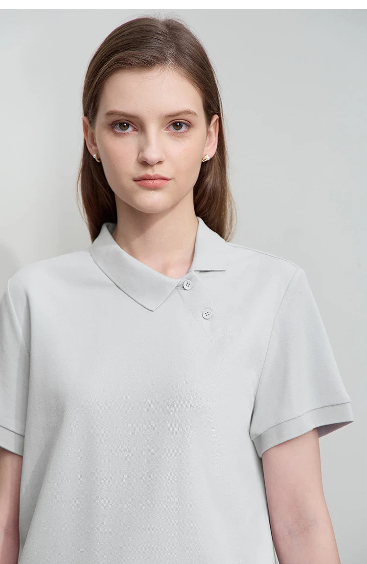 Damen T-Shirt im Minimalismus-Stil mit asymmetrischem Schnitt für den Sommer