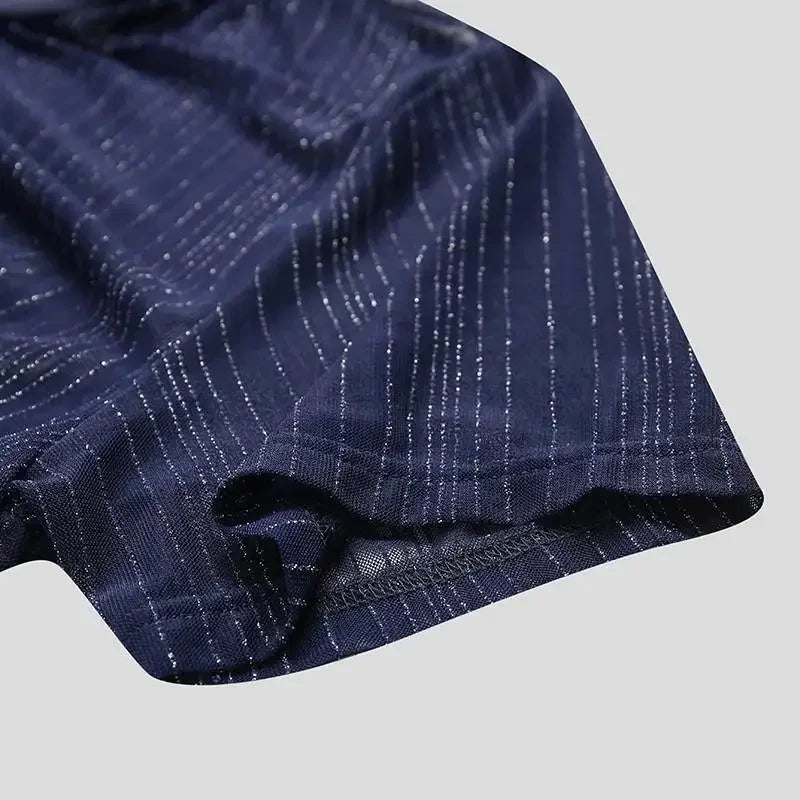 Lässiges Herren-T-Shirt mit V-Ausschnitt aus atmungsaktivem Material – schnelltrocknend und locker geschnitten