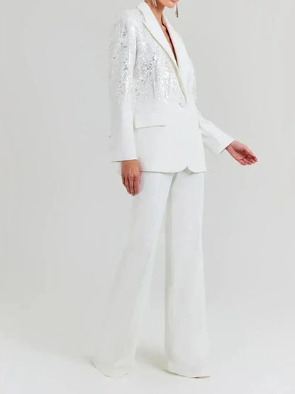 Elegantes Damen-Zweiteiler-Set mit langärmligem Kragenoberteil und hoch taillierter Hose mit Diamantdetails und Schlitz.