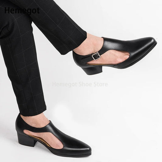 Herren-Sandalen aus Leder, spitze Zehenpartie, Riemen mit Schnalle, Blockabsatz