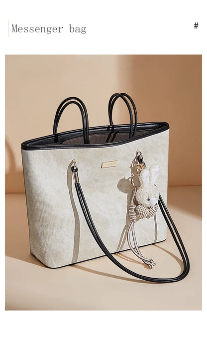 Damen Schultertasche Aus PVC-Leder Mit Reißverschluss Und Anhänger