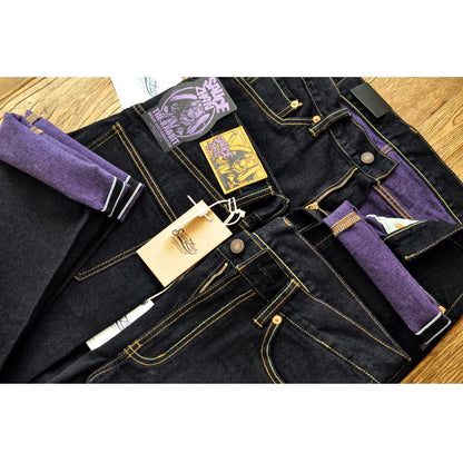 Herren Jeans im Vintage-Stil mit doppelseitiger Färbung und Kanten