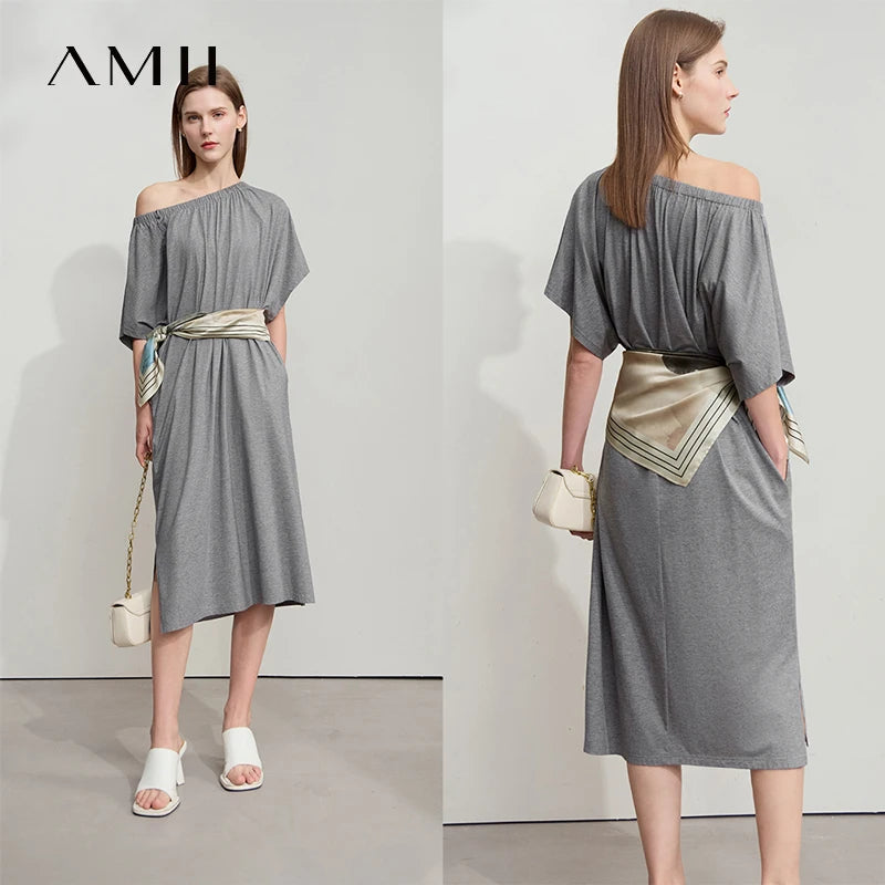 Stilvolles Frauen Freizeitkleid Mit Bequemer Passform Und Sommerdruck