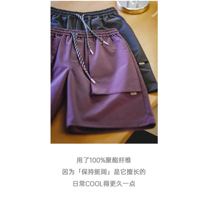 Herren Shorts aus leichtem Material mit großen Taschen in Schwarz