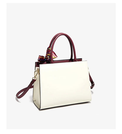 Damen Schultertasche aus Splitleder mit Stickerei im chinesischen Stil