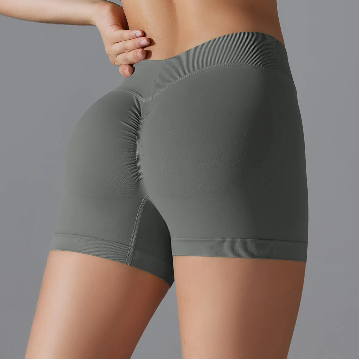 Nahtlose Yoga-Shorts in Dunkelgrau mit hohem Taillenbund, seitliche Passform