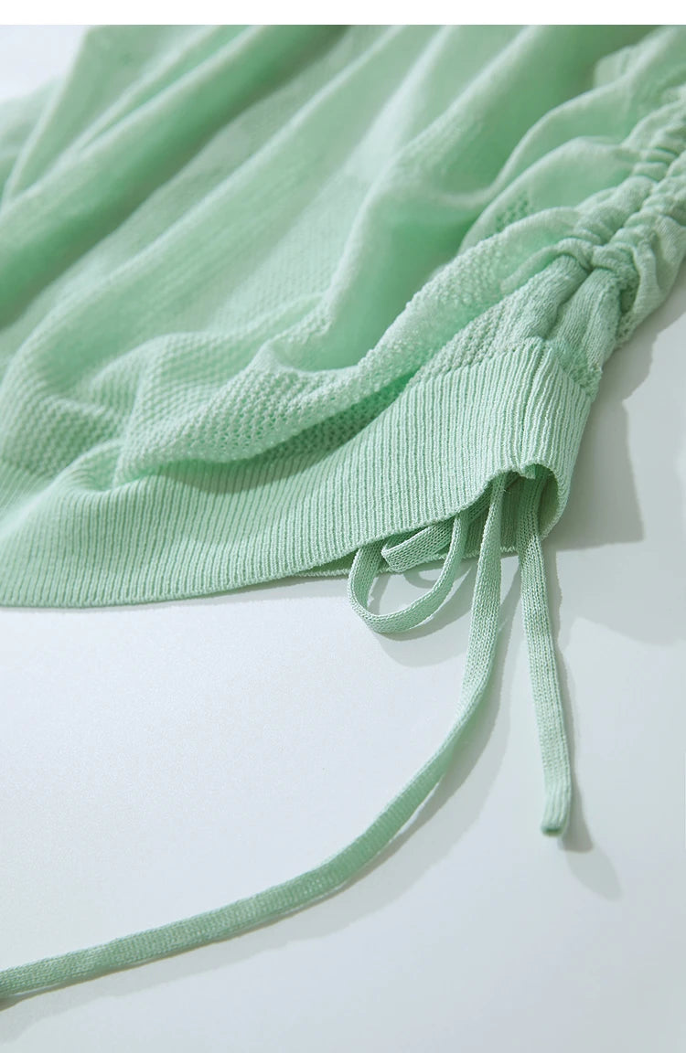 Unterer Saum am Stricktop, mintgrün, Rippenbündchen und Bindekordeln