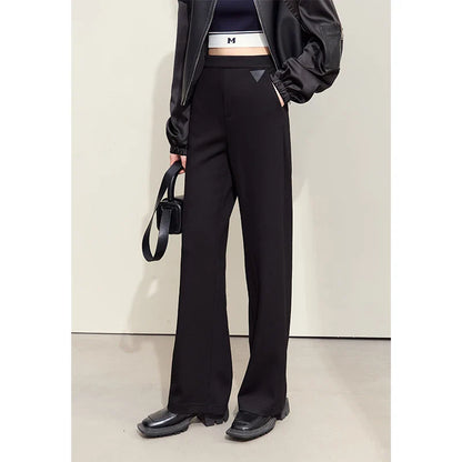 Weite Damen-Jeans mit geradem Bein und Fleecefutter – retro und voll lang für den Winter.
