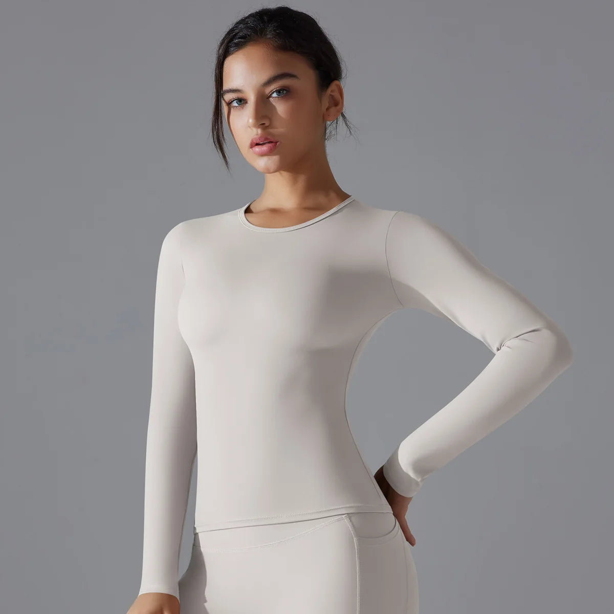 Langarm-Yoga-Top hellbeige, Rundhals, figurbetont