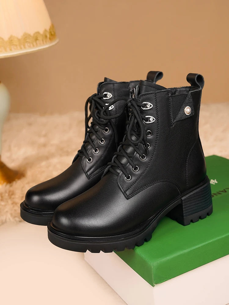 Schwarze Schnür-Ankle-Boots mit Wollfutter und klobiger Profilsohle