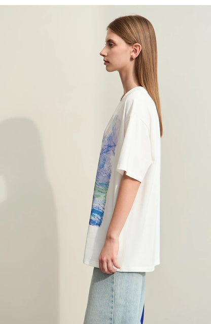 Damen T-Shirt im Minimalismus-Stil mit Kunstöl-Farbdruck für den Sommer