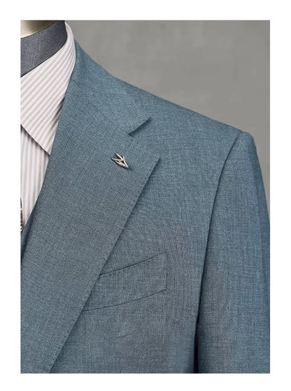 Eleganter Herrenanzug in Blau, einreihig mit Weste und Hose – 3-teiliges Slim-Fit-Set für Hochzeit oder Freizeit.