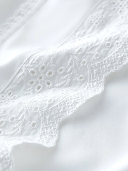 Französisch inspirierte Damenbluse mit romantischer Stickerei – vielseitig kombinierbar für den Alltag