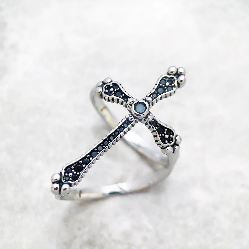 Damen-Ring Kreuz mit schwarzen Steinen viktorianisch aus Sterlingsilber
