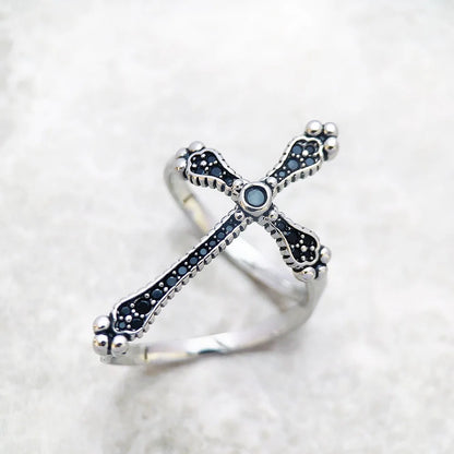 Damen-Ring Kreuz mit schwarzen Steinen viktorianisch aus Sterlingsilber
