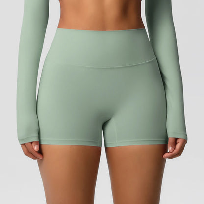 Yoga-Shorts mit Push-Up-Effekt, grünlich, Frontansicht, hoher Bund