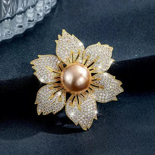 Brosche Blume Perle Emaille Kristall Tropföl Klassisch elegant Damen