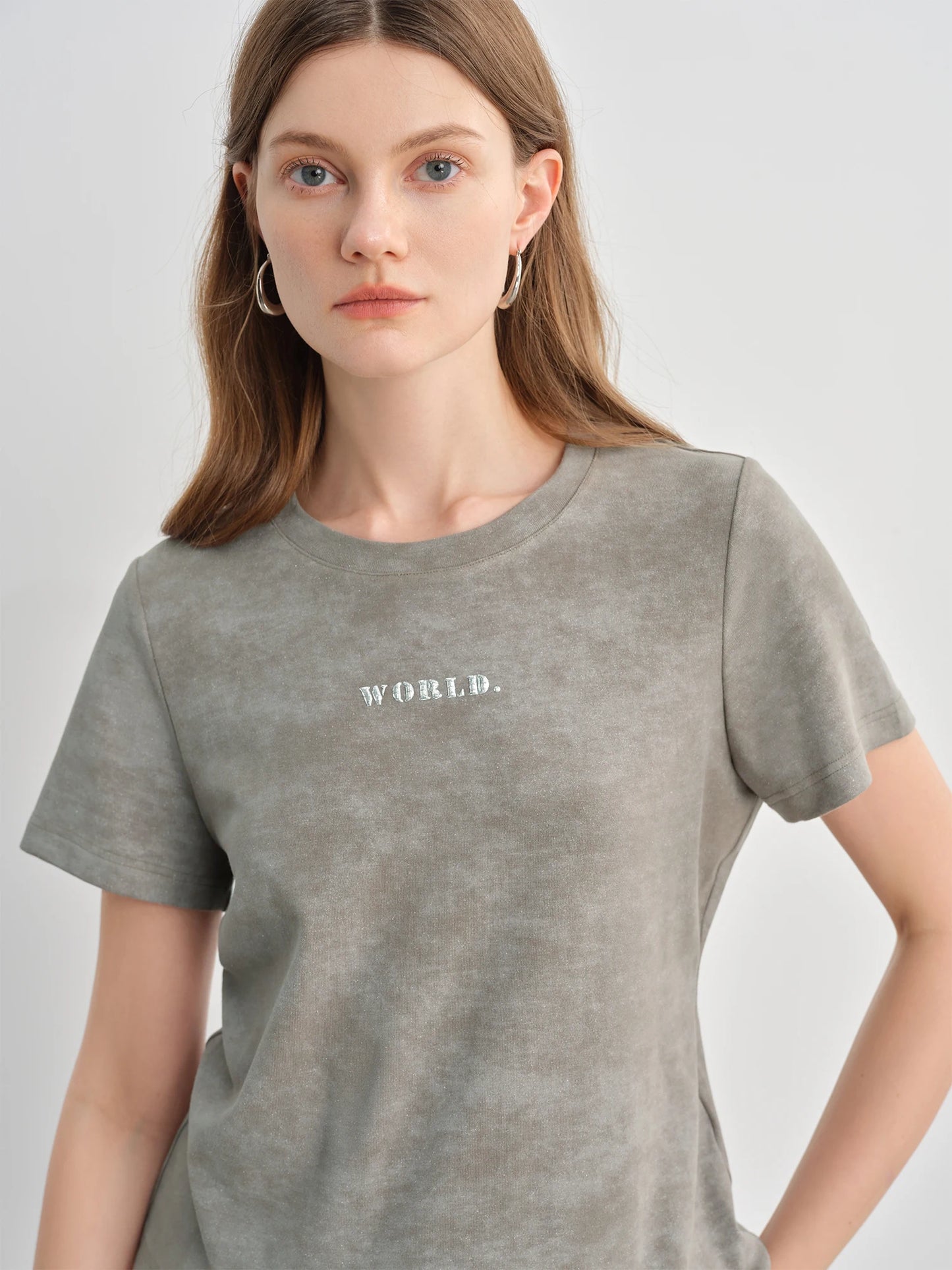 Langärmliges Baumwollshirt mit einzigartigem Stickdesign und Hohldetails in Pink – lockeres, vielseitiges Fashion-Top für den Sommer.