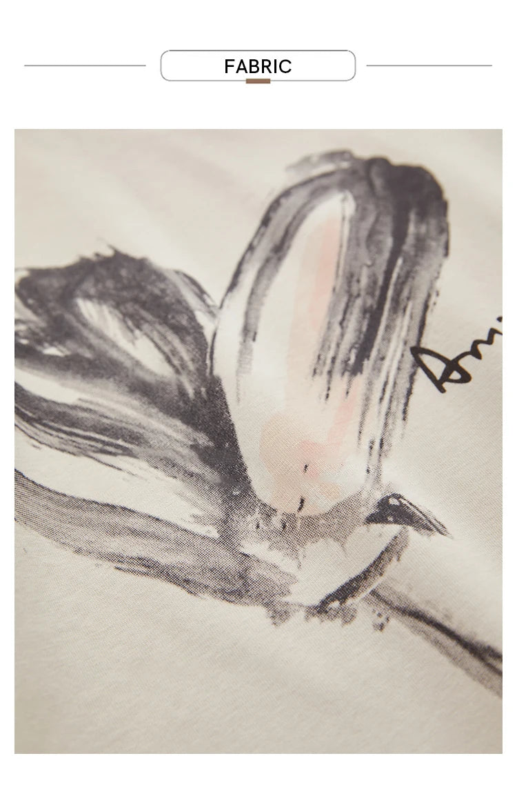 Damen T-Shirt im Minimalismus-Stil mit O-Neck und coolen Ink-Art Print