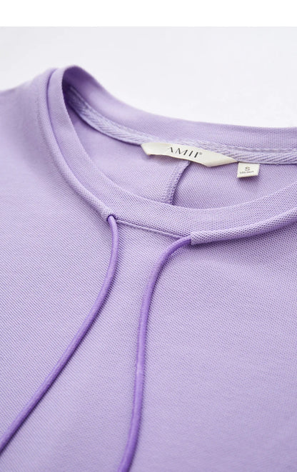 Damen T-Shirt im minimalistischen Stil mit lässigen kurzen Ärmeln