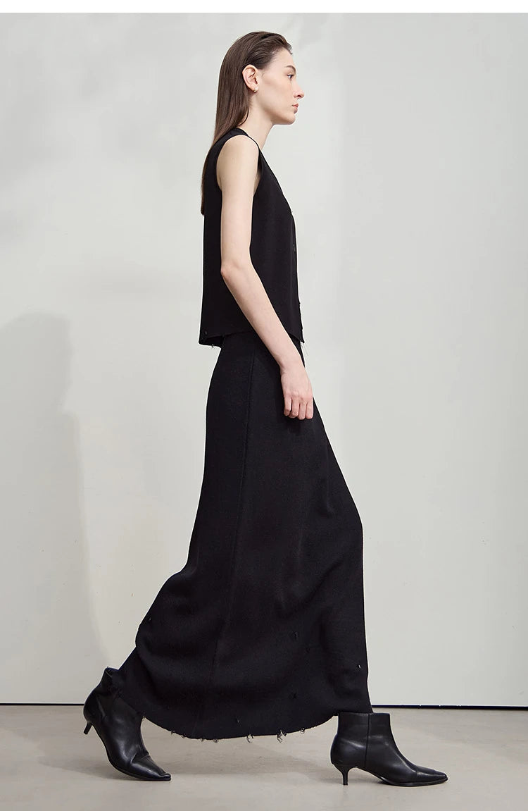 Schwarzes Strickoberteil mit Midirock im Set, asymmetrischer Saum mit Fransen