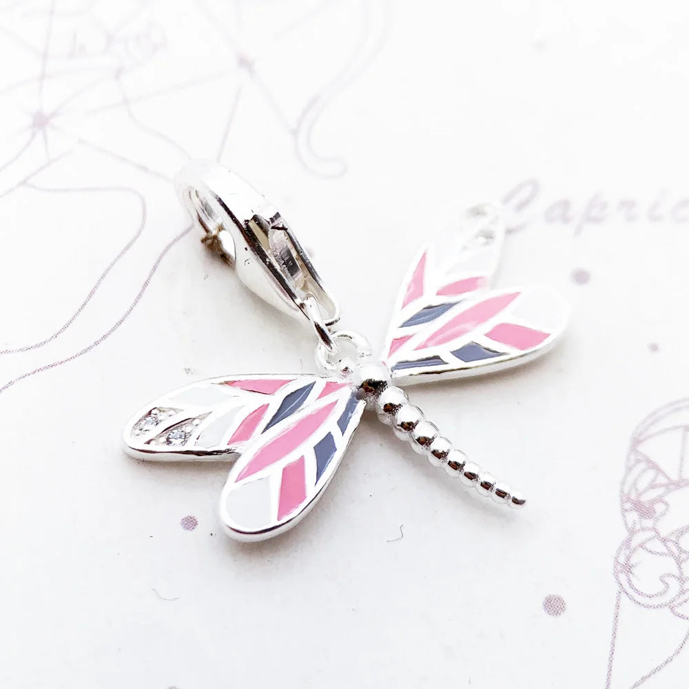 Schmetterling-Schmuckanhänger mit rosa Emaille, silberner Kette und Hakenöse
