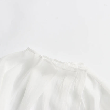 Lässige Damenbluse mit Spitzenbesatz und Patchwork-Design, langärmlig und mit Reverskragen – ideal für einen stilvollen Auftritt.